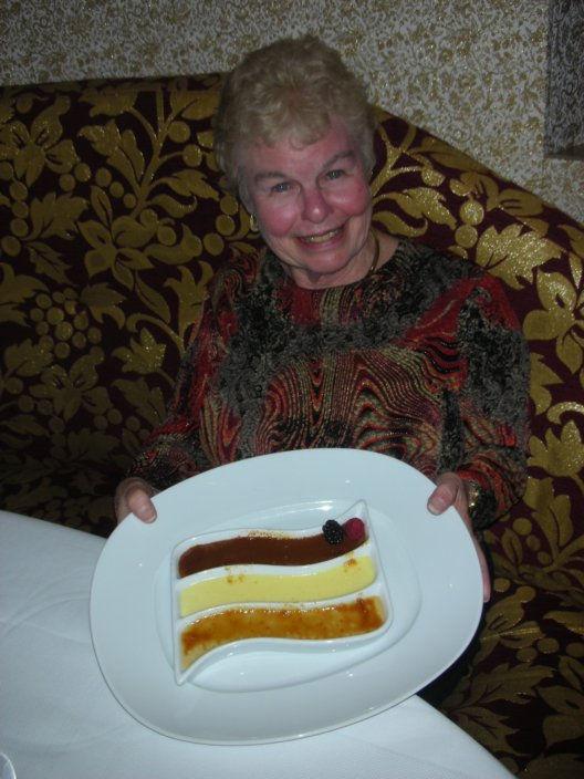 The crème brulee served at the Pinnacle for dessert was a work of art and delicious beyond even Barbara's ability to describe.