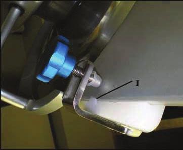 Sharpening position Figure 0 Position the sharpener assembly so that locking knob assembly is
