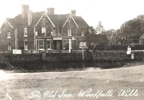 11) THE OLD INN Originally called the New Inn, it was re-fronted and re-named in 1890. There was a village pond here.