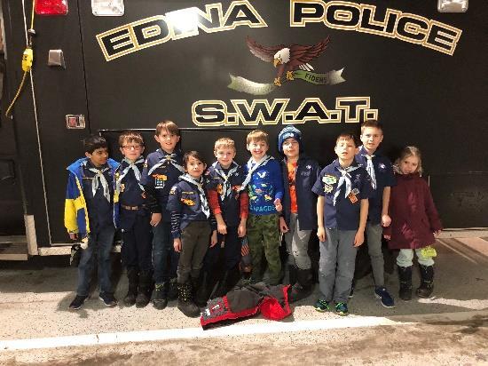 We capped off this adventure - and started the Paws of Action adventure - with an awesome trip to the Edina police department.
