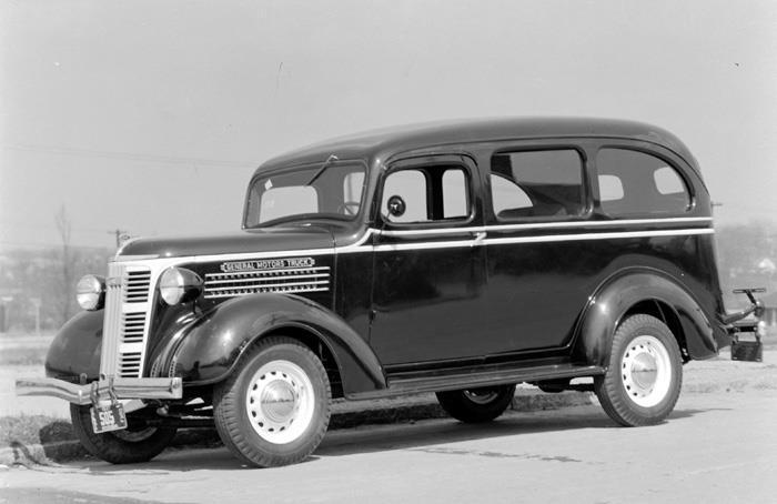 FLORIDA GULF COAST VCCA NEWSLETER PAGE 5 While Chevrolet introduced the Suburban in 1935, GMC didn t