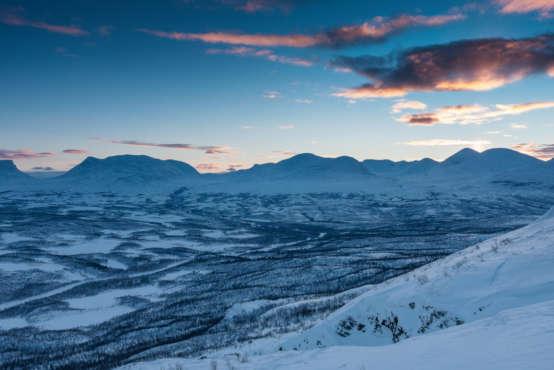 Take the 20 minute chairlift ride up to the observatory where your chances of seeing the aurora are excellent from this fantastic vantage point.