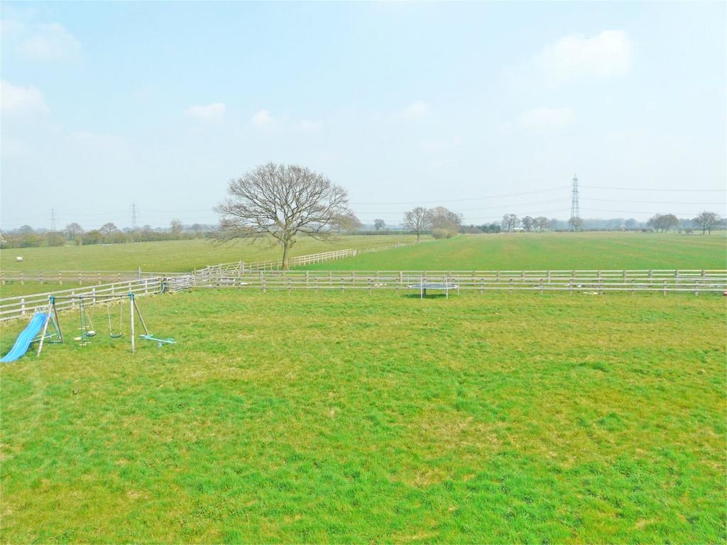 Owlet Farm, Laytham, York, East Yorkshire, YO42 4PR 795,000 An executive style detached farmhouse Impressive staircase hall Sitting room, dining room and kitchen Cloakroom/shower room Galleried