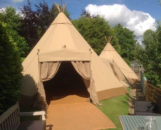 Midi Tipi Our Midi Tipis are the ideal addition to your configuration if you re looking for a separate bar and chillout area.