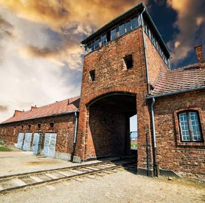 PRIVATE TOURS ONE DAY TOUR AUSCHWITZ BIRKENAU MUSEUM AND SALT MINE DEPARTURES all year 12 h Departure point pl.