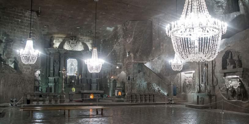 WIELICZKA SALT MINE guided tour PRIVATE TOURS ALL YEAR 4,5 h APR - OCT 17: 8:00, 10:30, 16:00 NOV - MAR 17: 09:00, 15:00 Departure point pl.