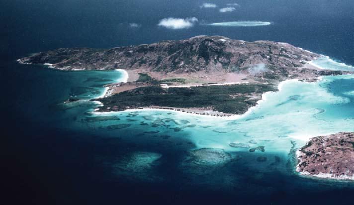 16 The Lizard Island Group in the late 1970s. Palfrey Island and South Island are in the foreground. An extensive fringing reef surrounds the group and encloses the Blue Lagoon.