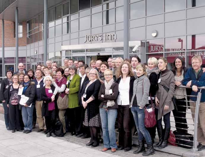 24 stroka v vsakdanjem delu Evropski projekt: OPCARE9 Celotna OPCARE9 ekipa na zaključnem srečanju v Liverpoolu marca letos. Foto: arhiv projekta OPCARE9.