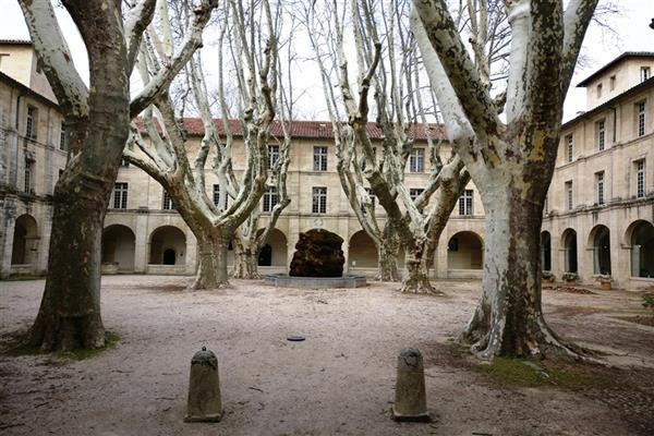 Initially a Jesuit monks cloister, it then went on to become a military hospital in addition to an annexe of the Hotel des Invalides in Paris over the course of several centuries before becoming the