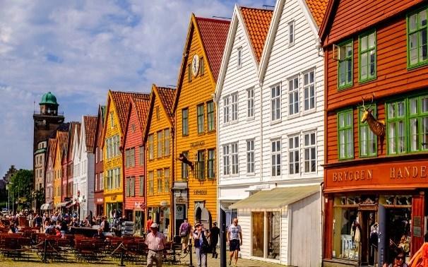 DAY 6: Wednesday 16th October, 2019 BERGEN & BOARD SHIP FOR OUR NORWEGIAN COASTAL VOYAGE This morning we take a leisurely paced walking tour of Bergen.
