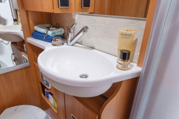 the HYMER T-Class SL 568 and 588 has a generously dimensioned tray allowing plenty of