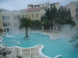Thermal facilities in Greece 38 owned by municipalities 31 private