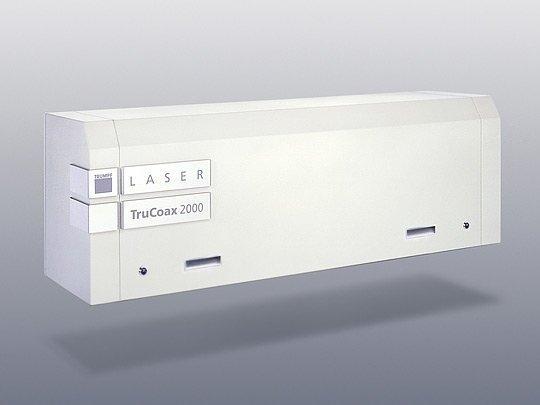 Slika 2. Difuzno hlađeni CO 2 laser, model TruCoax 2000 [4] Tablica 1.