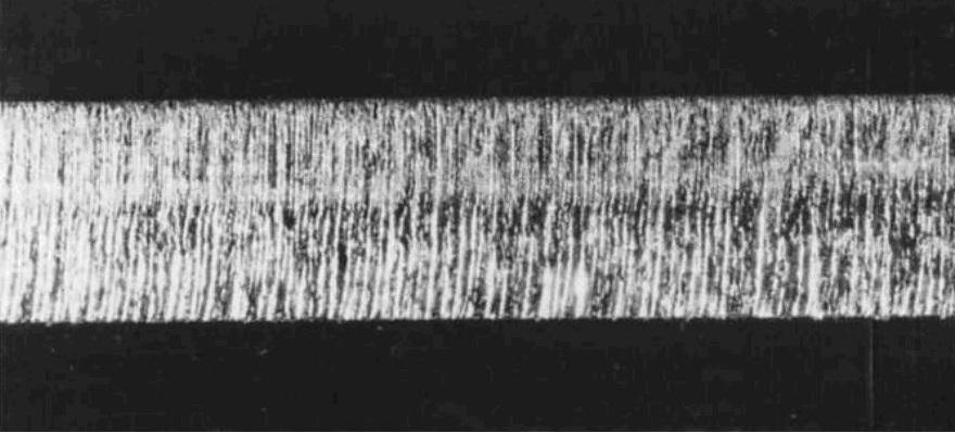 Maksimalna brzina rezanja m/min Marko Vlahov Slika 17. prikazuje rez dobre kvalitete izrađen tehnologijom laserskog rezanja inertnim plinom.