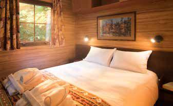 Cabin for up to six people includes two bedrooms equipped with one double bed and four single beds.