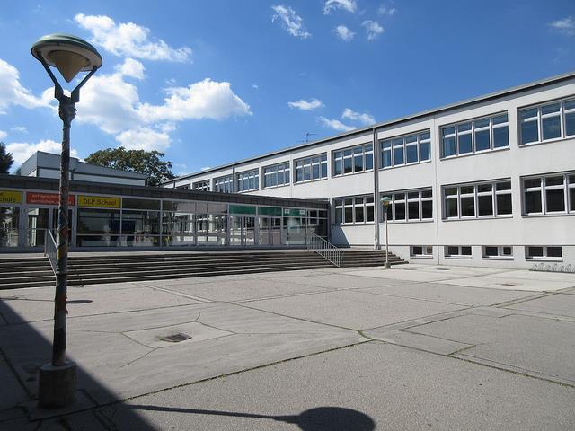 Novi sekundarni šoli NMS Enkplatz I in II 8000 m2