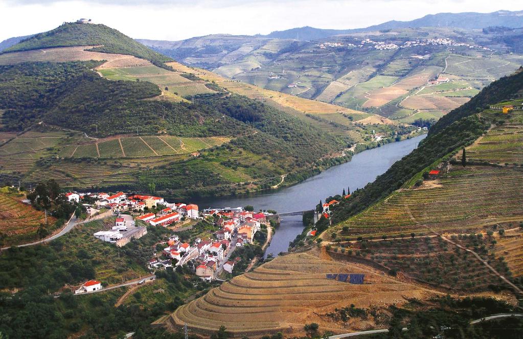 TABLE OF CONTENTS 05 Portugal s River Valley of Vineyards 06 Itinerary and Map 08 Queen Isabel 12 Cultural Riches 13 Luxury on the River 14 Experience Highlights 16 World-Class Inclusions 18
