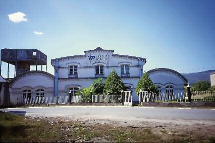 Olimpio Pérez Rodríguez 149 Edificio principal da antiga fábrica de carburos de Laforet y Cía., en Arcade, na que tiña unha importante participación a casa bancaria de Olimpio Pérez.