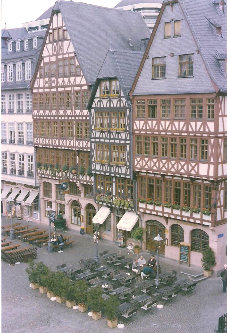 We next went to Frankfurt and before going into the Dom Cathedral (*2), we stopped to have a snack at the Dom Hotel Restaurant (*5).