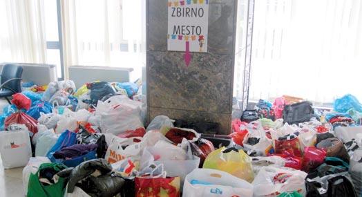 dobrodelnost tekst: M.K., foto: D.K. Zbrali smo dobro tono rabljenih oblačil V četrti dobrodelni akciji zbiranja rabljenih oblačil smo na RTV Slovenija nabrali kar 1.