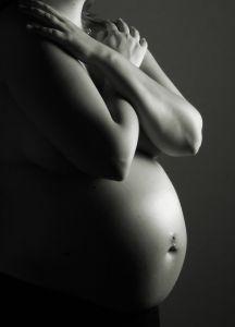 V. Nega po porodu Nosečnost in porod spremenita žensko - njeno postavo, mišljenje, počutje, hormonsko sliko.