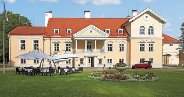 choice for long stays and budget travellers; Estonian-themed 4* Kreutzwald Hotel Tallinn is