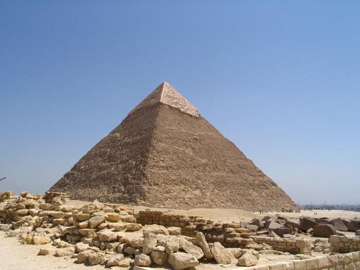kulinarskih recepata. Postoje medicinski zapisi, kratke priče sa ekspedicija, ali niti jedan dokument koji je zabilježio proces i način izgradnje piramida. 33 3.2.