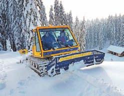 Klemen Lušina, predsednik Športnega društva Dražgoše, pravi, da imajo stroj za teptanje snega že od leta 1999. V vseh letih so ga skrbno obnavljali in posodabljali, tako je še vedno v odličnem stanju.