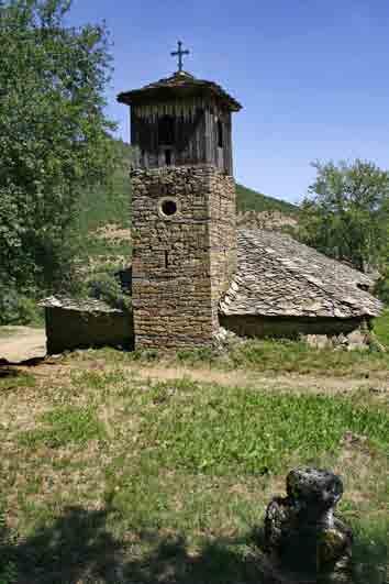 NIÇË Fshati i Niçës ndodhet në komunën e Dardhasit (Rrethi i Pogradecit) dhe ka qënë një nga vendbanimet më të hershme në Rajonin e Korçës.