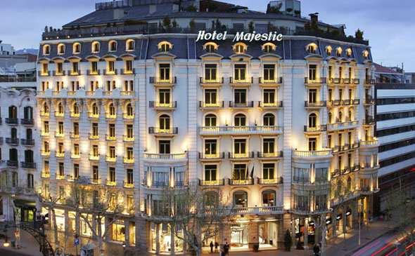 HOTEL MAJESTIC 5* GL Hotel Majestic 5* GL Paseo de Gracias 68-70, 08007 Barcelona www.hotelmajestic.es Since 1918 a symbol of 5 star hotel excellence.