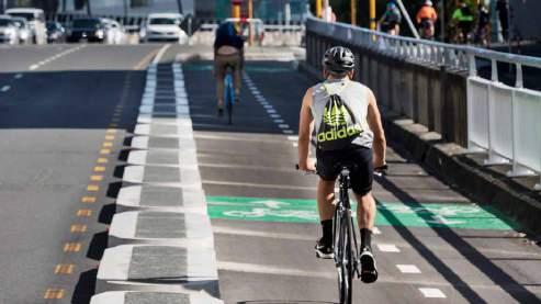 Option A: Replace one south bound traffic lane along upper and lower Ian McKinnon Drive This option involves constructing a new 3m wide two-way cycleway on the