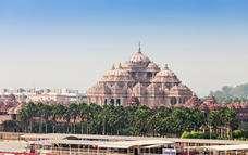 P a g e 4 Recommended New Delhi Akshardham Temple Humayun's Tomb Lodi Tomb Gurudwara Bangla Sahib New Delhi India s largest city, Delhi, has been one of