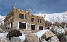 P a g e 9 The Lodge is located in the village of Ulley in West Ladakh, at an altitude of 13,000 feet.