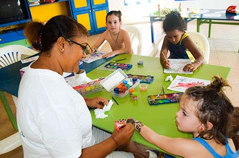 The Casuarina kid s club welcome children from 3 to 11 years old, free of charge and opened daily from 09:00 to 16:00.
