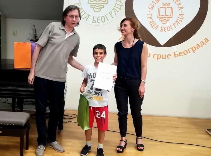 Читам, па шта? Награда У Библиотеци града Београда одржана је 25. маја 2018. завршна манифестација такмичења Читам, па шта? на којој су додељене награде најбоље пласираним ученицима.