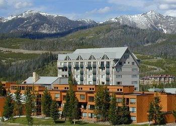 - Big Sky, MT Host hotel Huntley Lodge Huntley Lodge features a restaurant and a bar/lounge. Room service is available during limited hours.