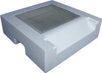 Deep base with built in feet and handhold recess for easy carrying. Includes varroa tray and entrance reducer.