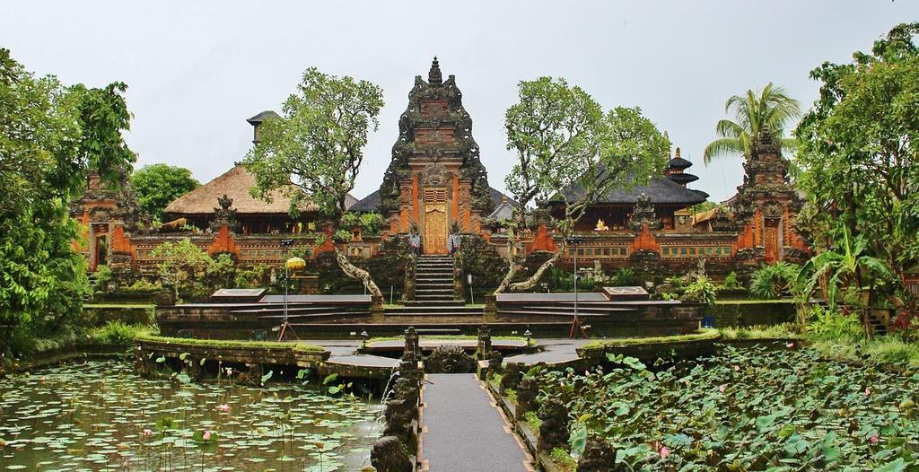 Team building activities Exploring the Centre of Art Ubud is undisputedly the center of artistic scene in Bali.