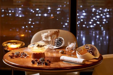 New Year's Eve - Monday, December 31 st, 2018 While waiting for the twelve strokes of midnight, the festivities continue in the hotel during New Year's Eve Alain Ducasse