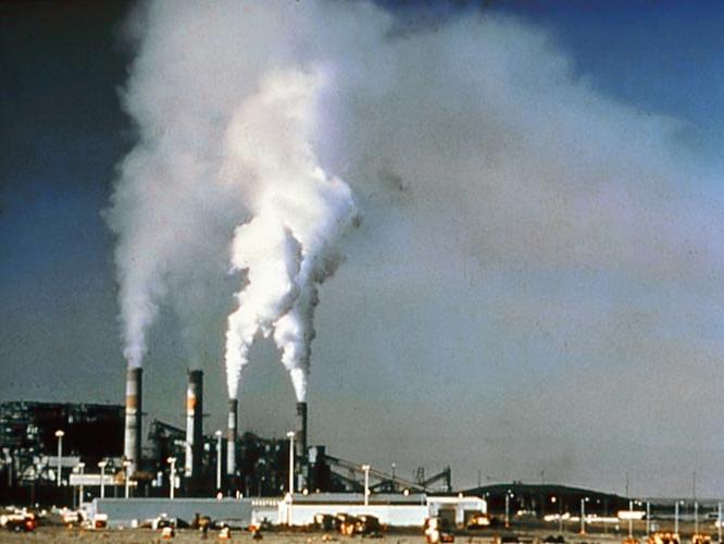 Uloga GIS-a u praćenju zagađenja okoline prikaz nekih problema zagađenja vazduha prouzrokovanih velikim dimnjacima pre