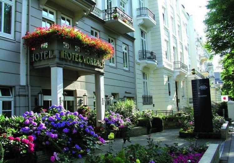 In a quiet side street, not far from the city of Hamburg, the 3-star Superior Hotel Vorbach Hamburg has found the ideal location in the posh district Harvestehude / Rotherbaum for a hotel.
