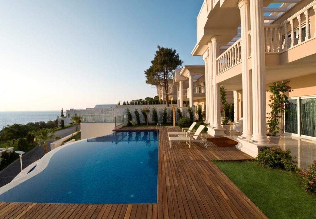 pax: 6 Superior Villa Garden 600 sqm Rixos Premium Bodrum proudly offers you a private villa with that will let you experience a five-star service provision in a n elegant atmosphere with the