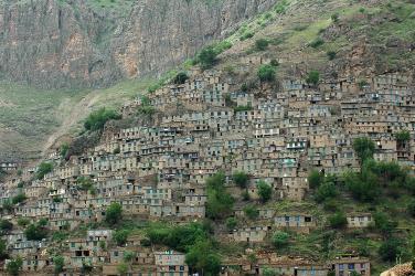 Figure1.mountanious settlement In physical aspects, rural settlements of Zagros have many advantages,that are very important in ecotourism.
