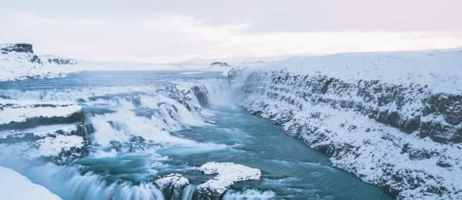 FEATURE Top 5 Places to Visit in Iceland From the popular Blue Lagoon to the Reynisfjara Beach, Iceland captivates travellers from all walks of life with its contrasting and distinctive charms.
