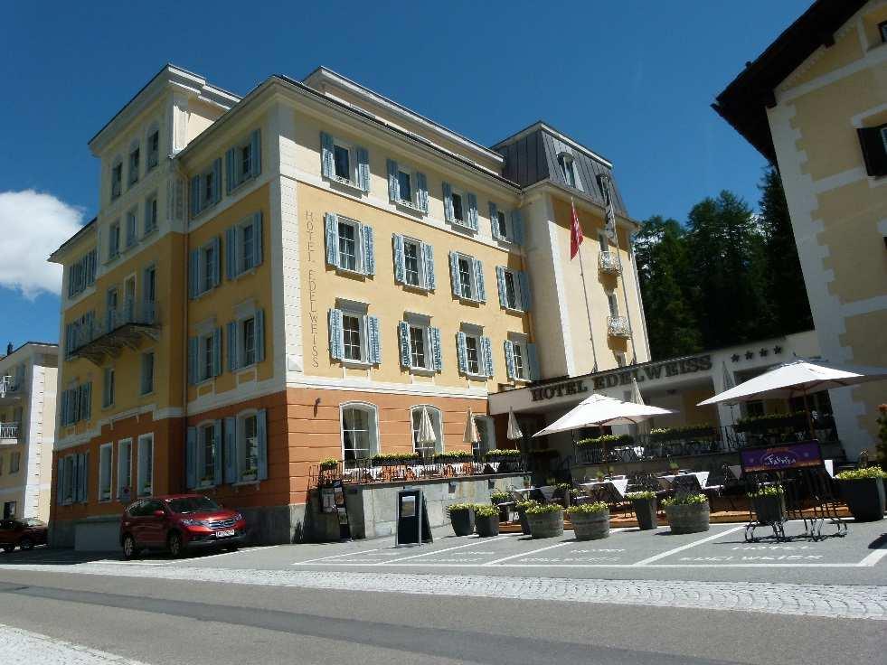 The Hotel Edelweiss is located in a silence place in Sils-Maria, Upper Engadine, near the lake of Sils, the Nietzsche house, the valley of Fex and the ski region Corvatsch- Furtschellas.