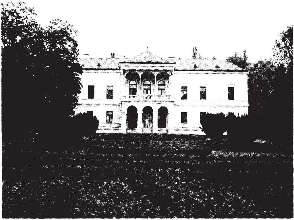 win gs of the Khuen-Belasi Manor in Nuštar, Slavonia, are parallel to the main wing.