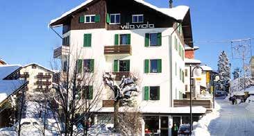 VI VI/RSIDNC VI Villa/Residence Viola je novoizgrađeni kompleks apartmana u centru ndala, sa spektakularnim pogledom na Brenta Dolomite.