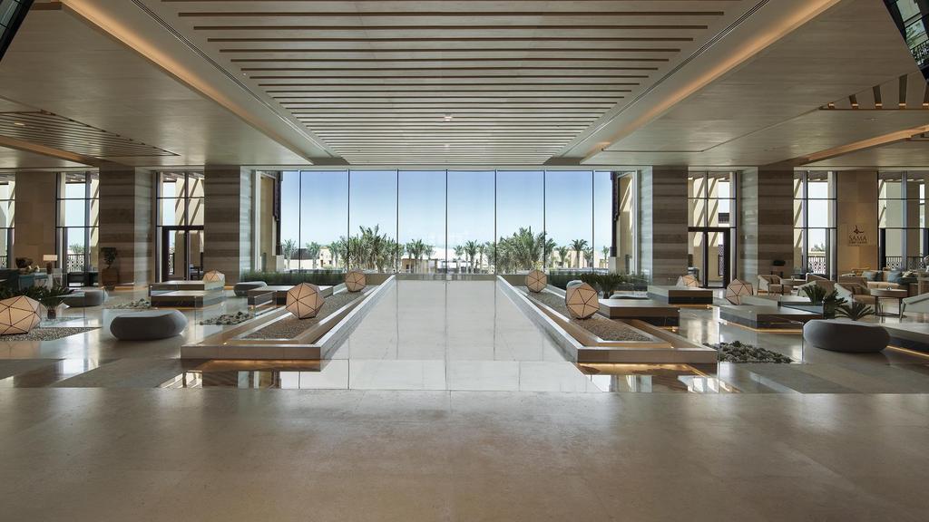 Spacious lobby with spectacular views over the resort and the