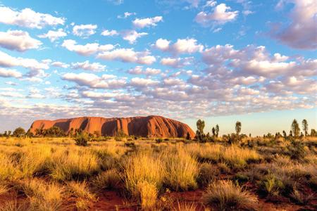7 DAYS / 6 NIGHTS DRIVING UP DOWNUNDER Adelaide to Alice Springs Venture into the heart of Australia, meet local characters and discover rugged ranges and vast plains.