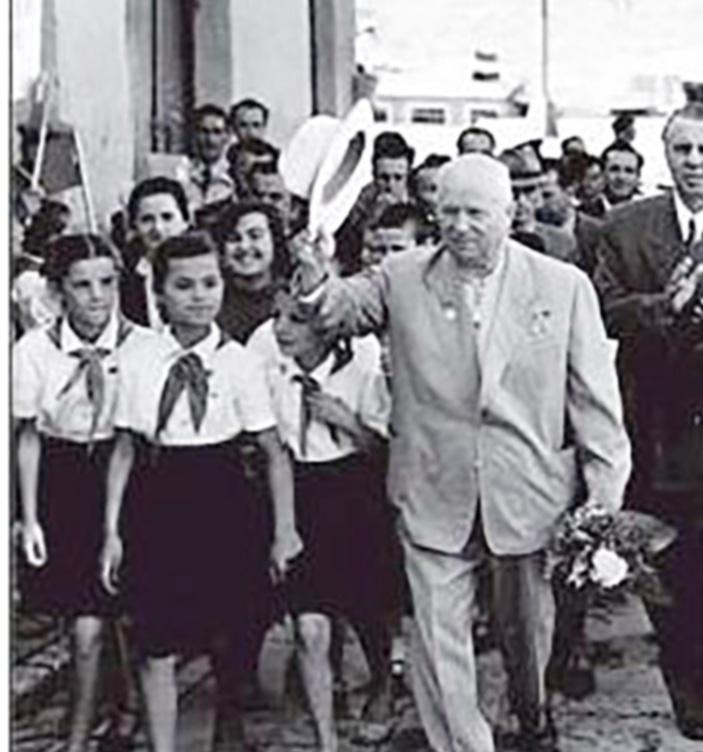 25 nëntor 1964 Shënime nga takimi i delegacionit të Koresë së Veriut me Enver Hoxha e Mehmet Shehu Udhëheqësit shqiptarë vlerësojnë arritjet kulturore të Koresë dhe përpjekjen e Penianit